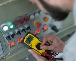 Stanley FMHT82565-0 FATMAX® Multimètre Numérique 9 Stanley FMHT82565-0 FATMAX® Multimètre Numérique -D’appareils de mesure Soldes fmht82565 0 fatmaxr multimetre numerique 2